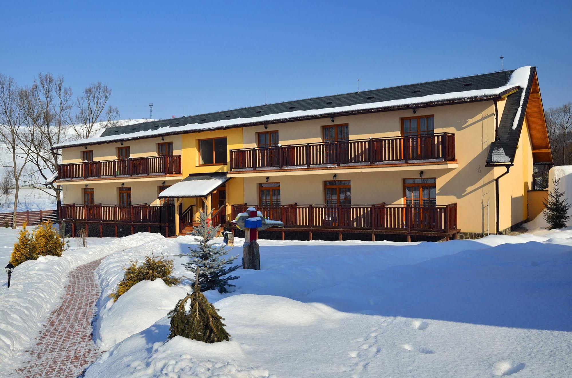Sojka Resort - Hotel & Drevenice Besenova Exterior photo